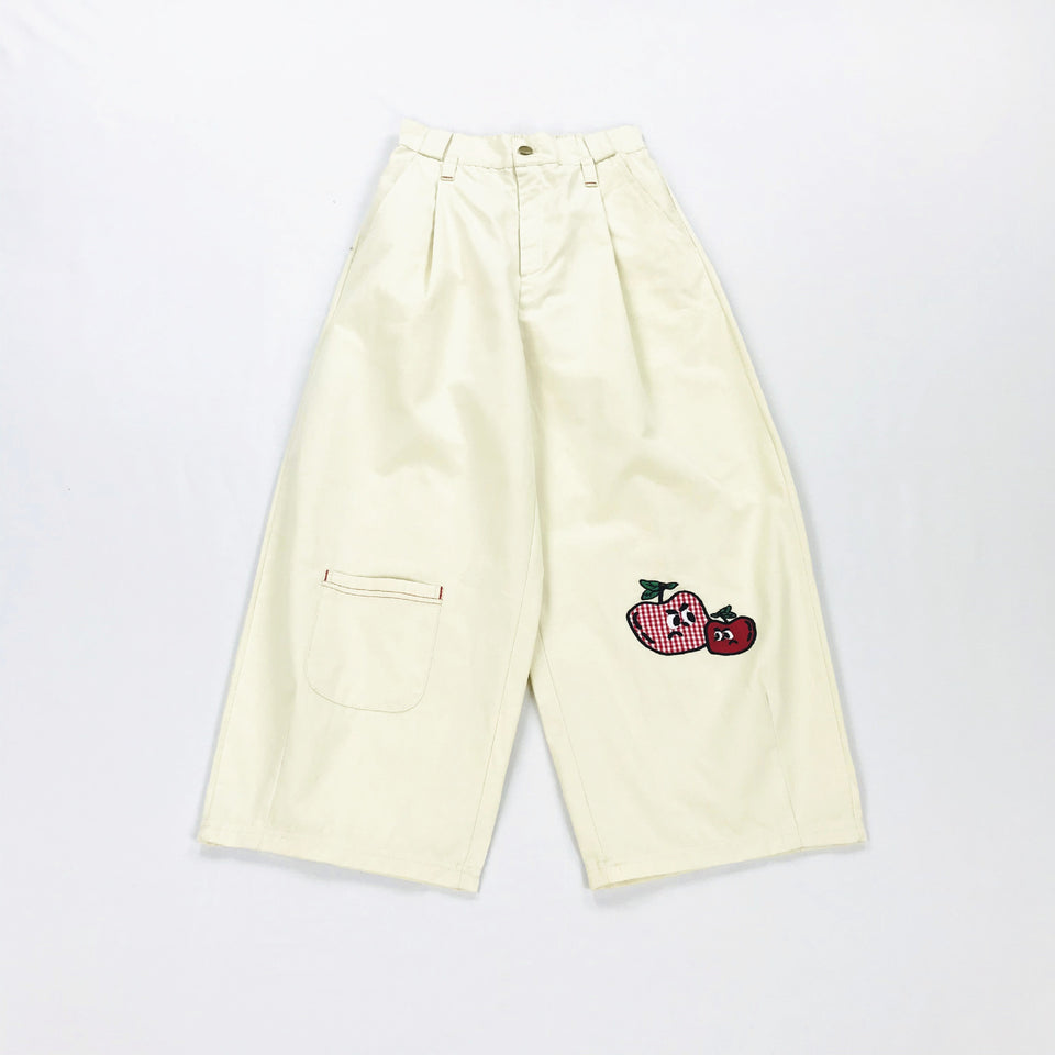 Japanese children's fun vitality girl fruit embroidery beige white bloomers nine minute pants student girl a hair generation